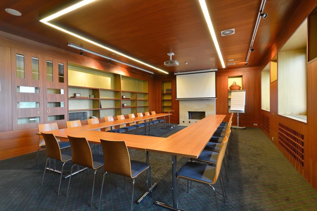 פראג Park Holiday Congress & Wellness Hotel מראה חיצוני תמונה